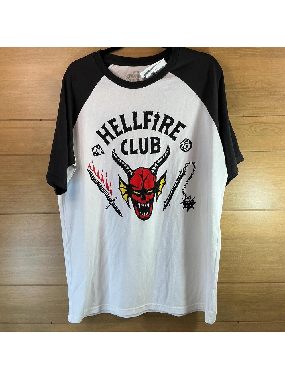 Stranger Things Hellfire Club Raglan Tee Large NWT Graphic